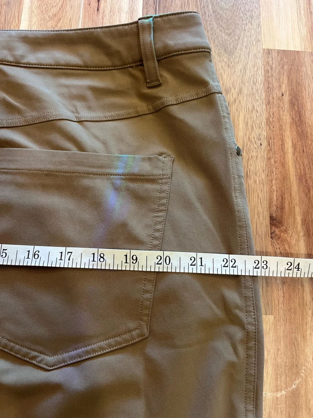 Lululemon Men’s ABC 5 Pocket Pants Green Khaki Size 38 x 33 approx